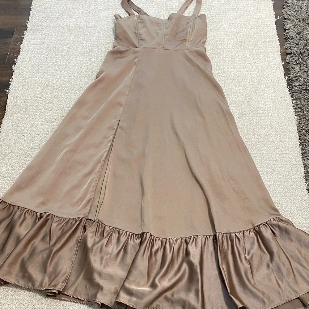 Show Me Your MuMu Tan Maxi Dress Size L - Picture 16 of 16